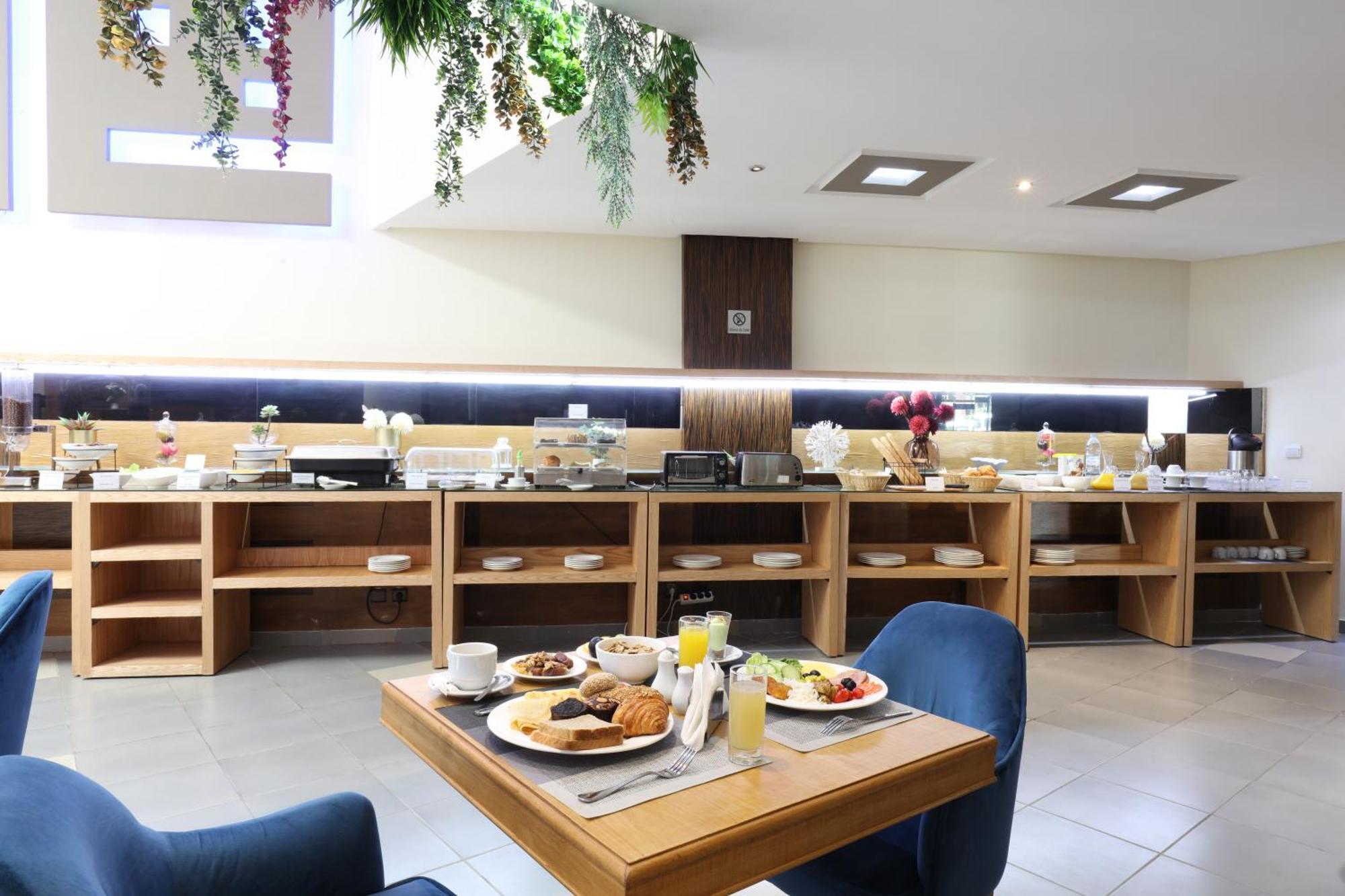 Hotel Silver & 4*